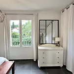 Maison De Charme Idéalement Située