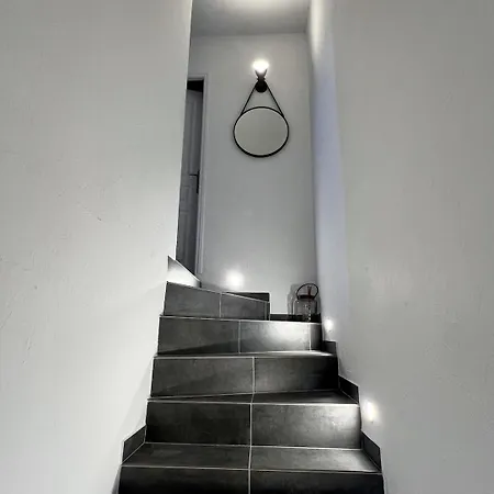 Maison De Charme Idealement Situee