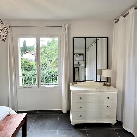 Maison De Charme Idéalement Située