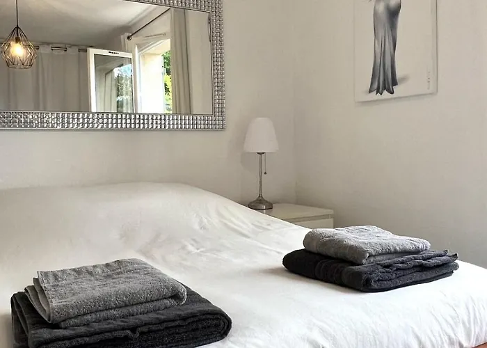 Maison De Charme Idealement Situee Apartman