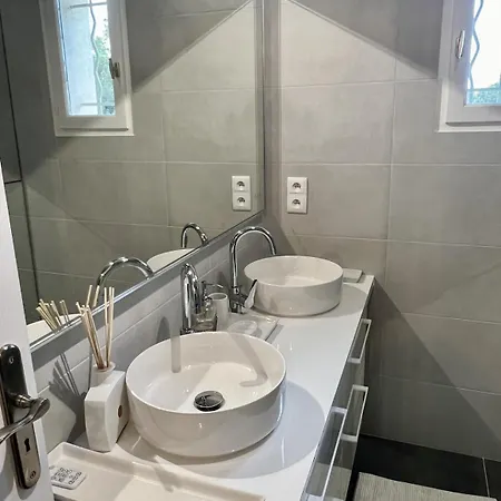 Maison De Charme Idealement Situee Lägenhet Cannes