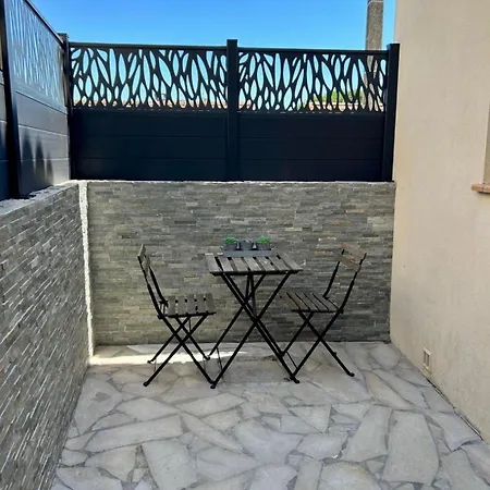 Lägenhet Maison De Charme Idealement Situee Cannes