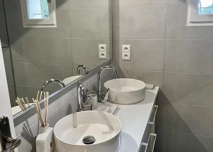 Maison De Charme Idealement Situee Daire Cannes