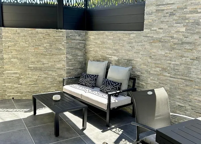 Maison De Charme Idealement Situee Cannes